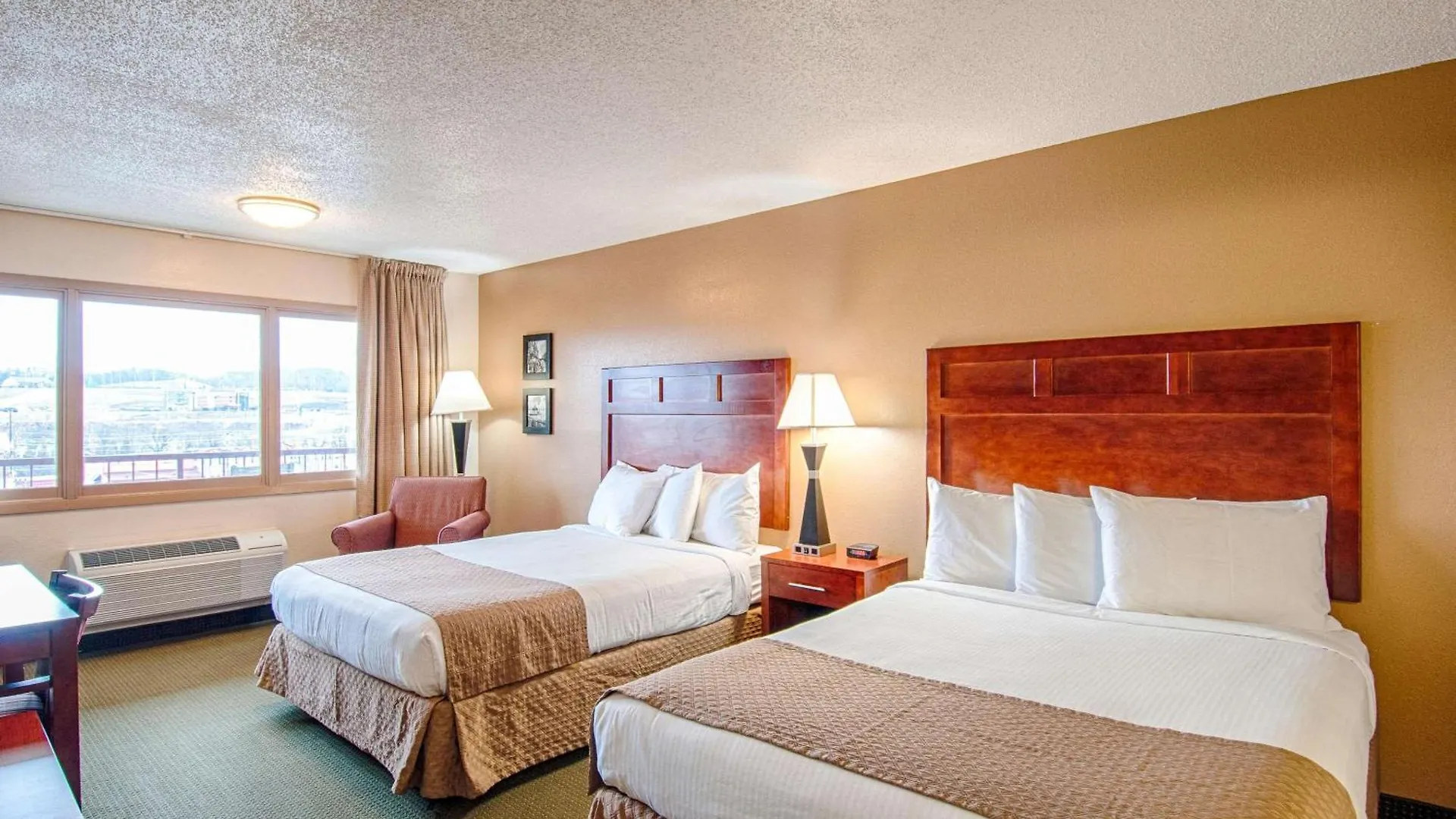 Park Tower Pigeon Forge