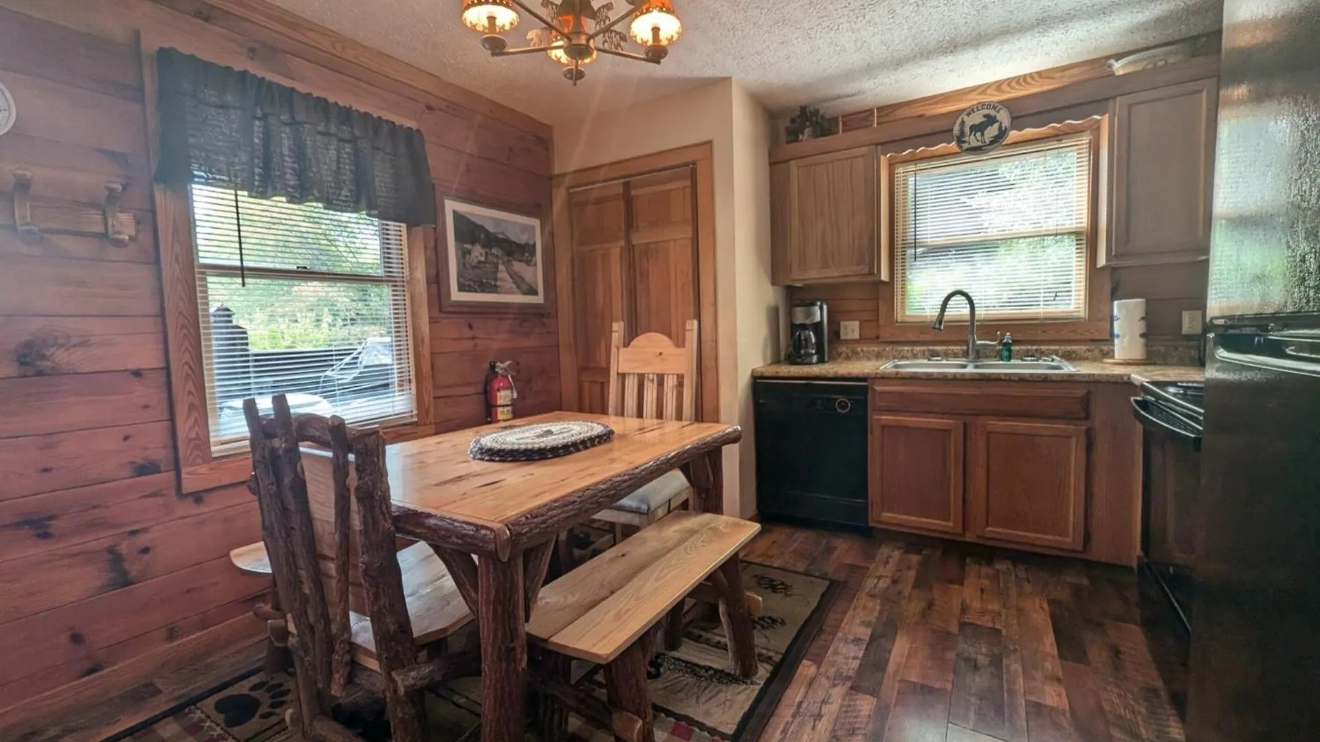 Er13 - Moose Manor Great Location - Close To Town! Holiday home