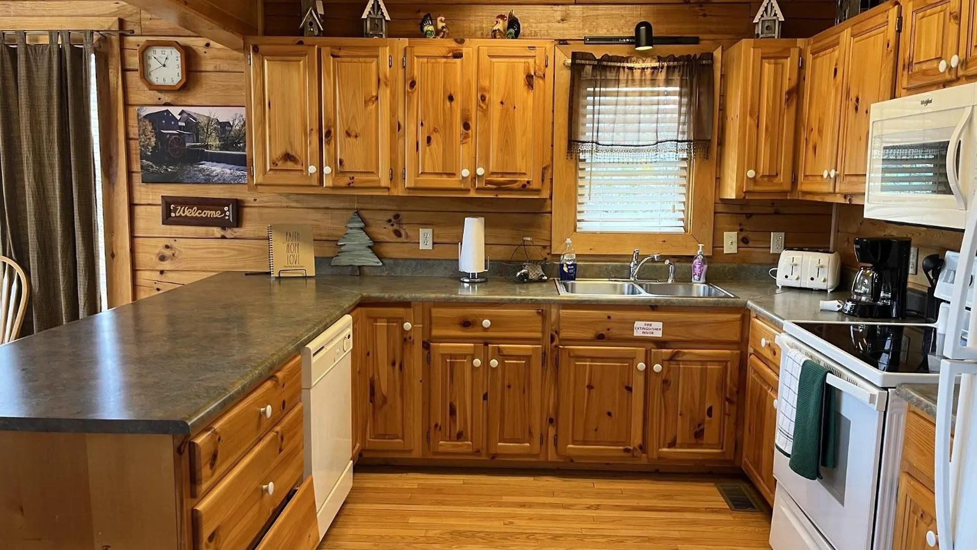 Ern860 - Cozy Bear Overlook Holiday home Pigeon Forge