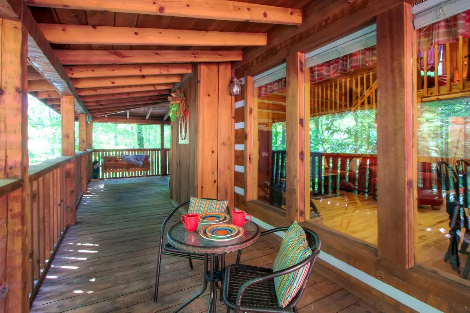Mountain Hideaway Chalet *
