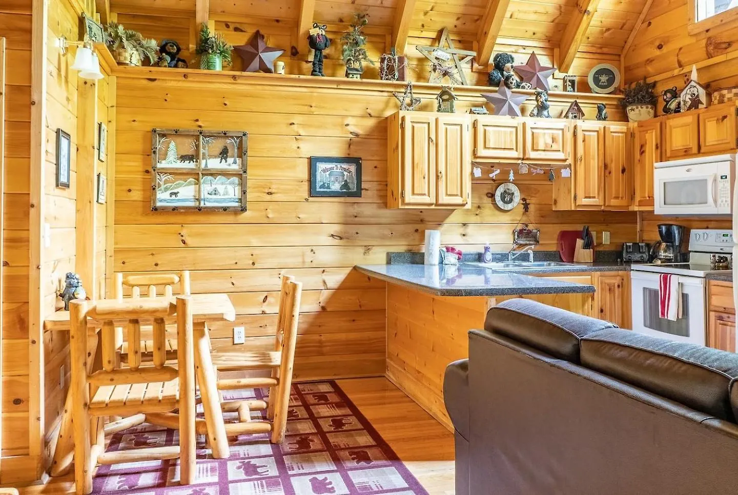 Eagles Ridge Retreat Hot Tub & Peaceful Views *