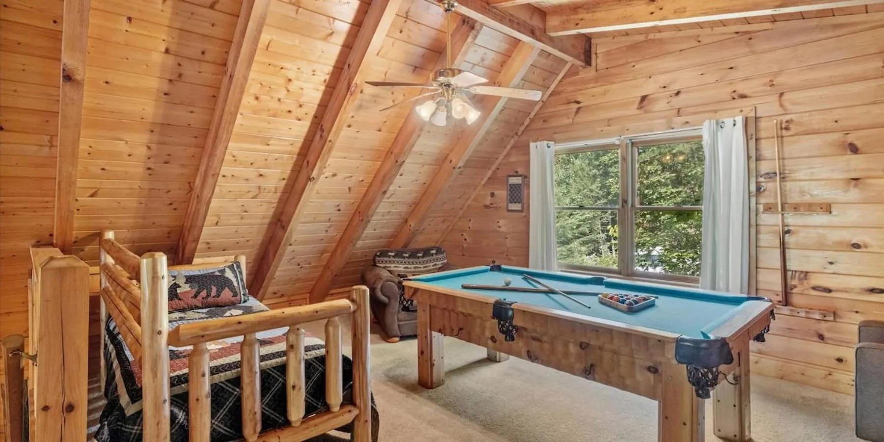 Eagles Ridge Retreat Hot Tub & Peaceful Views Pigeon Forge