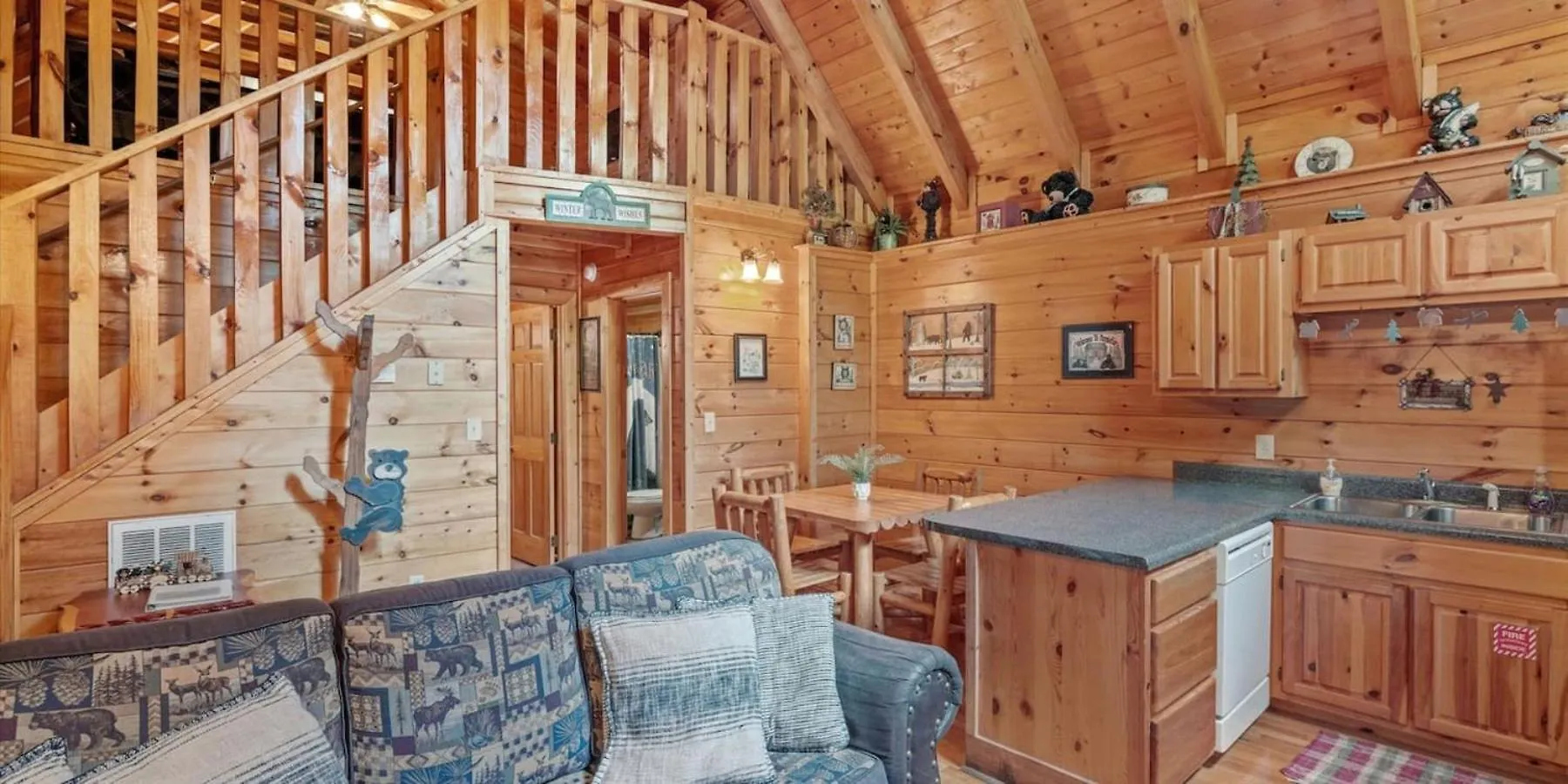 Eagles Ridge Retreat Hot Tub & Peaceful Views *