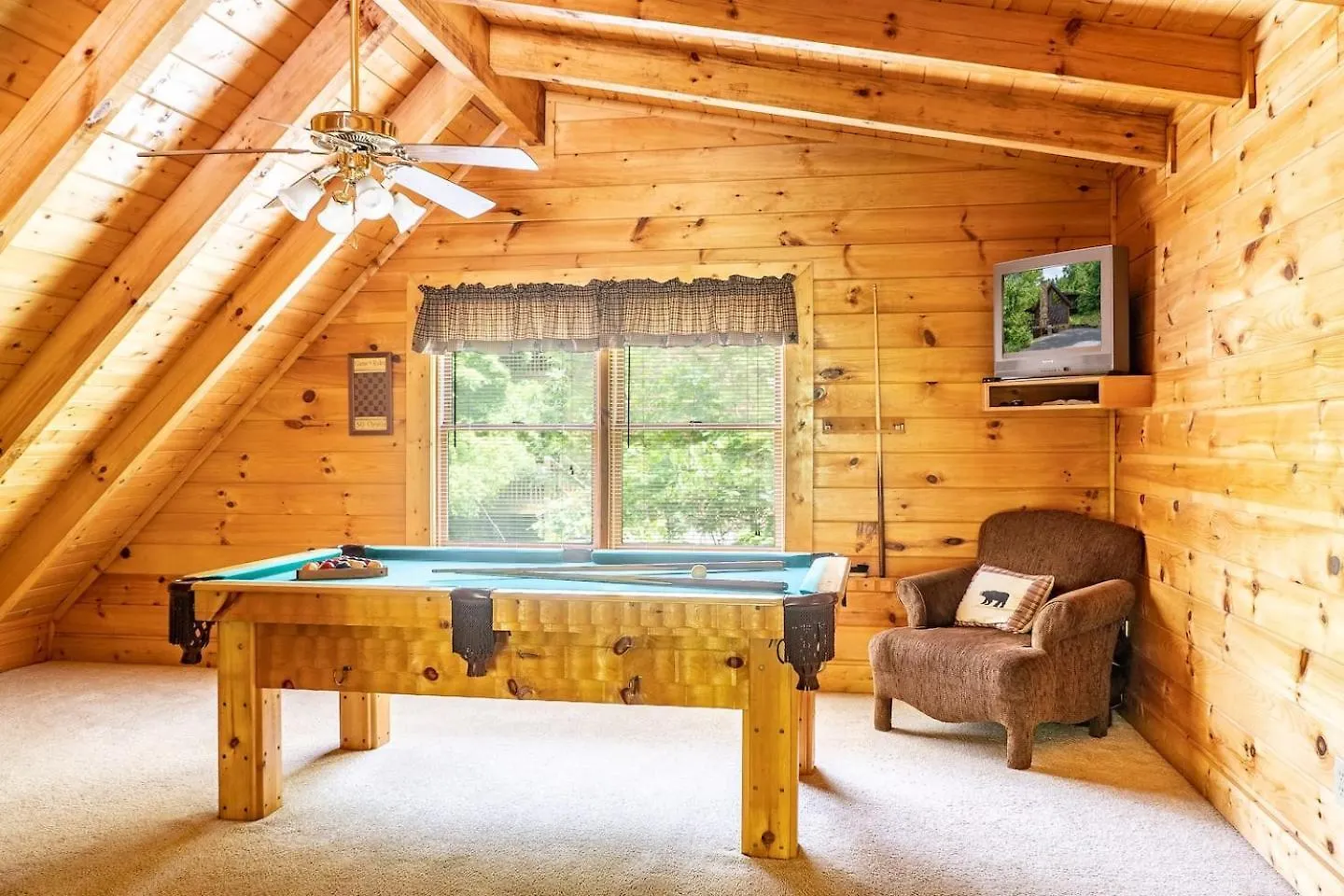 Eagles Ridge Retreat Hot Tub & Peaceful Views Holiday home