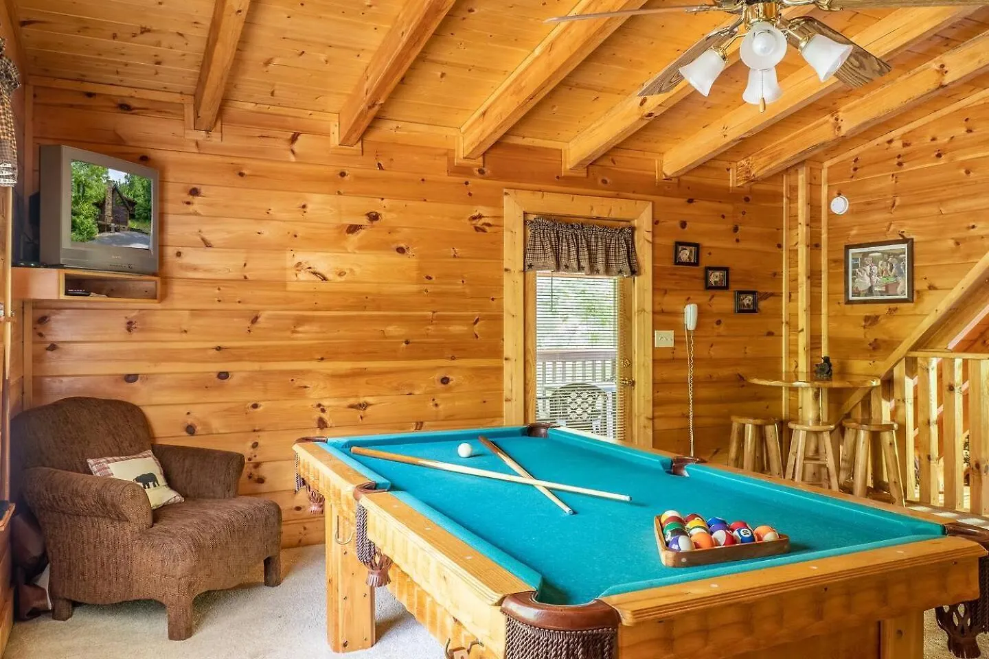 Eagles Ridge Retreat Hot Tub & Peaceful Views