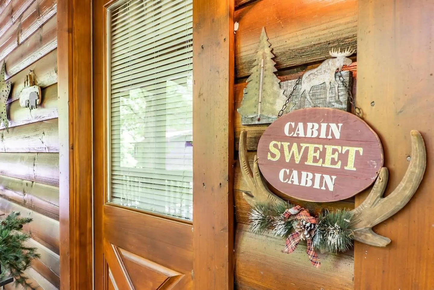 Eagles Ridge Retreat Hot Tub & Peaceful Views * Pigeon Forge