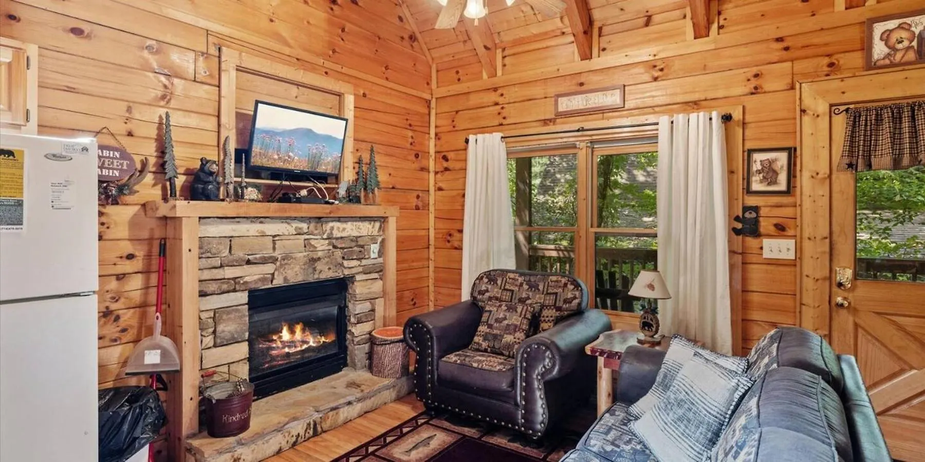 Eagles Ridge Retreat Hot Tub & Peaceful Views * Pigeon Forge