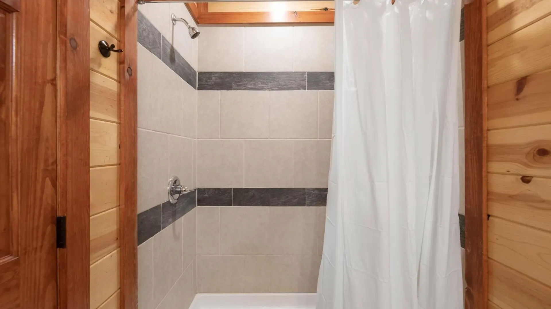 Sugarland By Avantstay Sleeps 28 Theatre Two Hot Tubs Indoor Pool Incredible Views Pigeon Forge