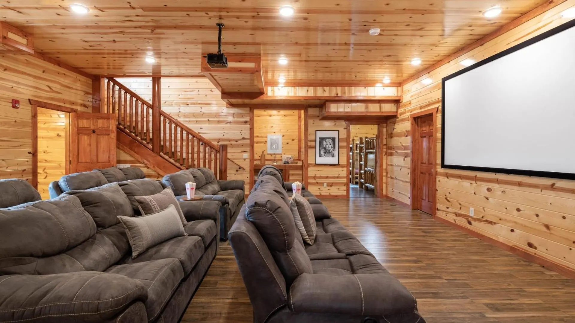 Sugarland By Avantstay Sleeps 28 Theatre Two Hot Tubs Indoor Pool Incredible Views Holiday home