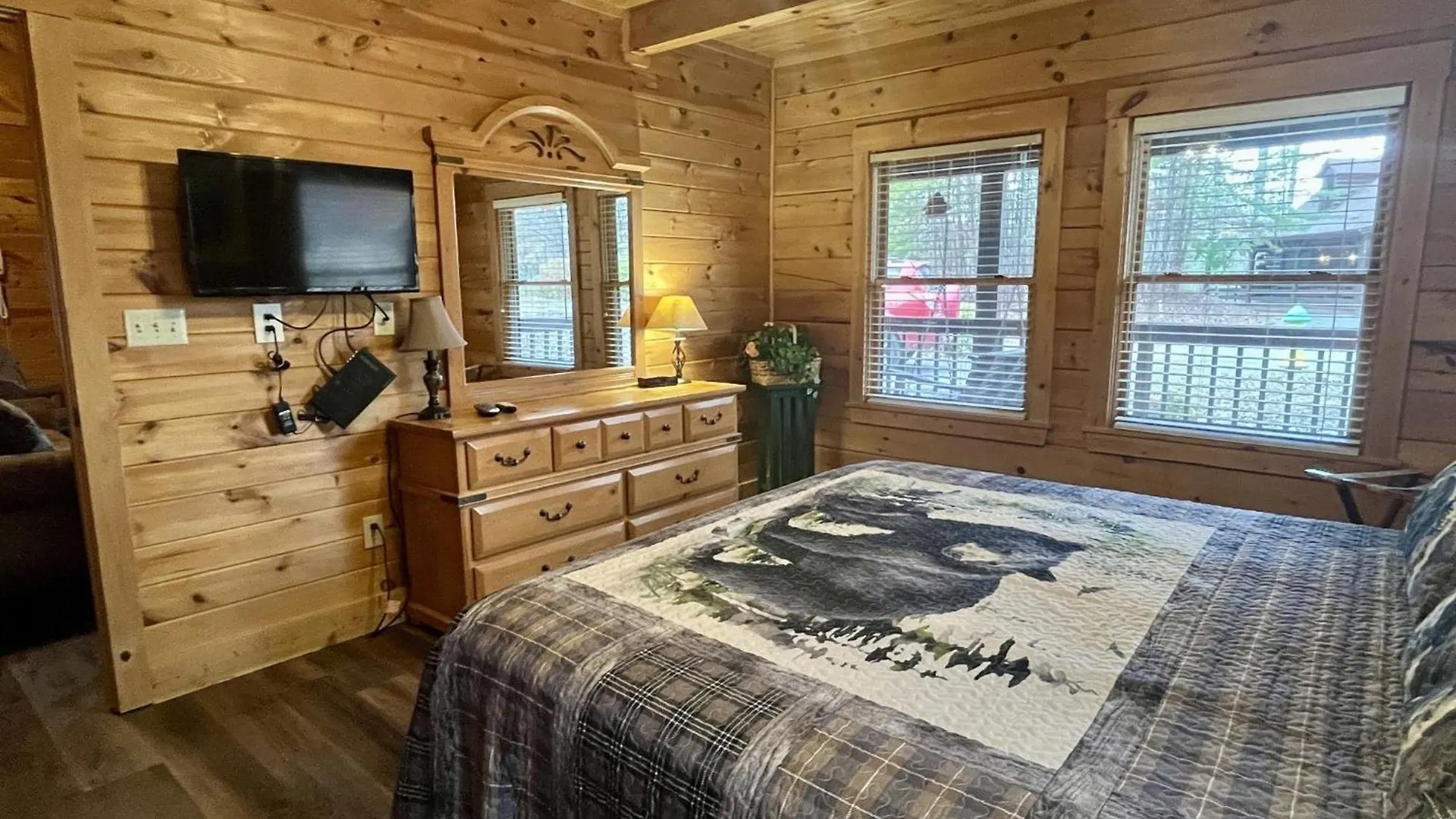 Er75 - Palmetto Place - Great Location! Close To The Action! *
