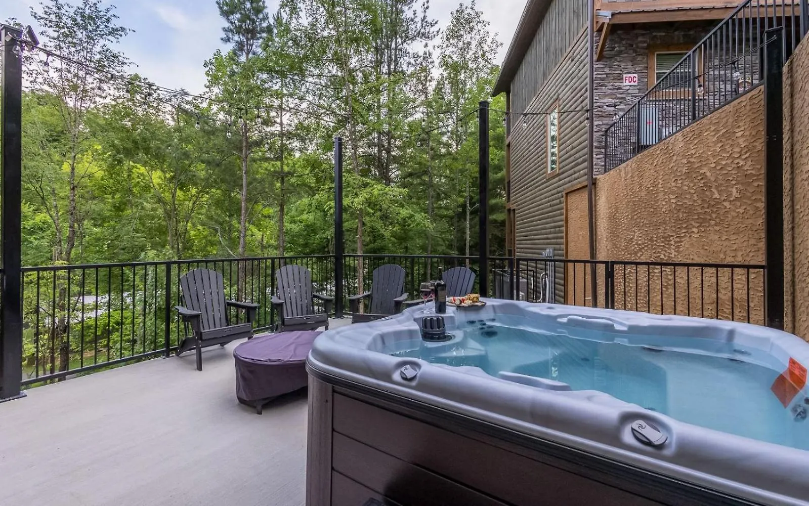 Friendly Bear Plunge Villa Pigeon Forge