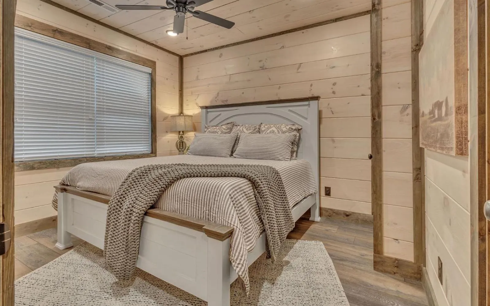 Friendly Bear Plunge Villa