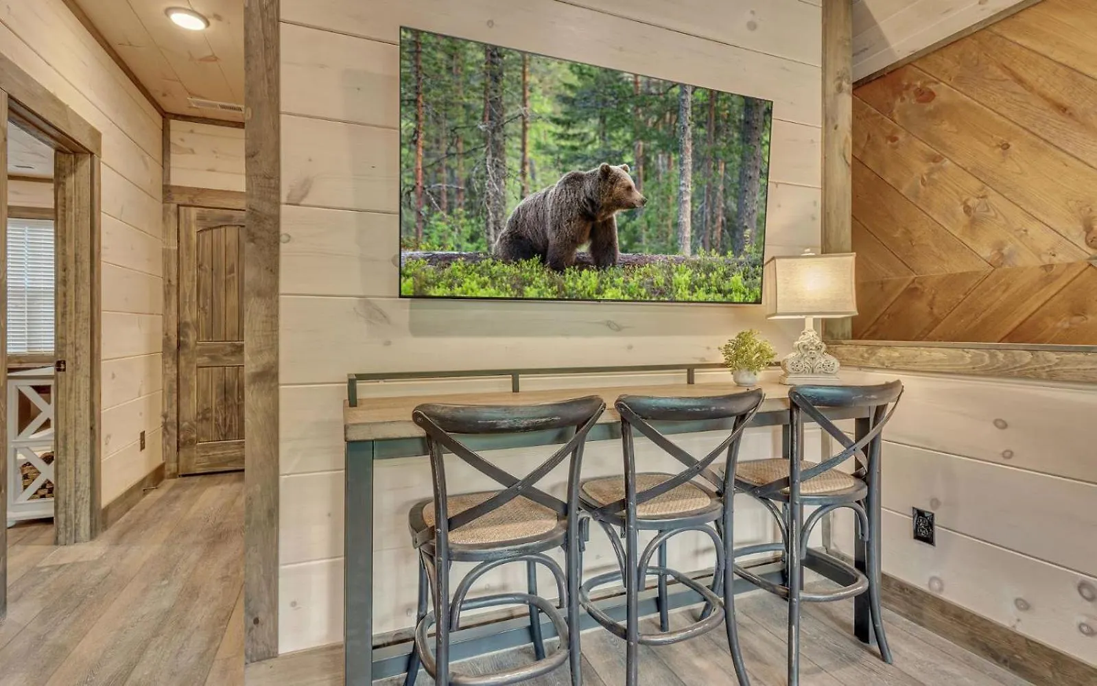 Friendly Bear Plunge Villa Pigeon Forge