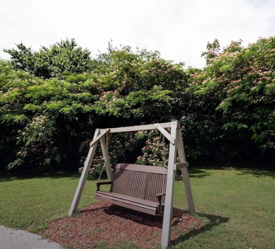 Holiday park Main Level 1 Bedroom Condo- Mountain View *