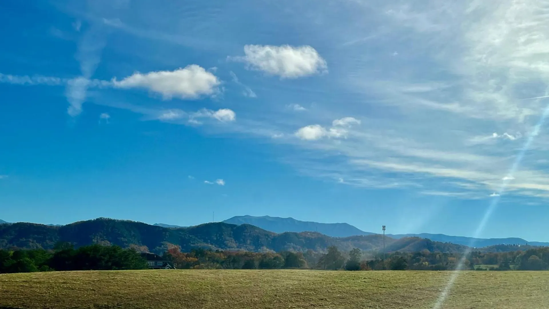 Main Level 1 Bedroom Condo- Mountain View *