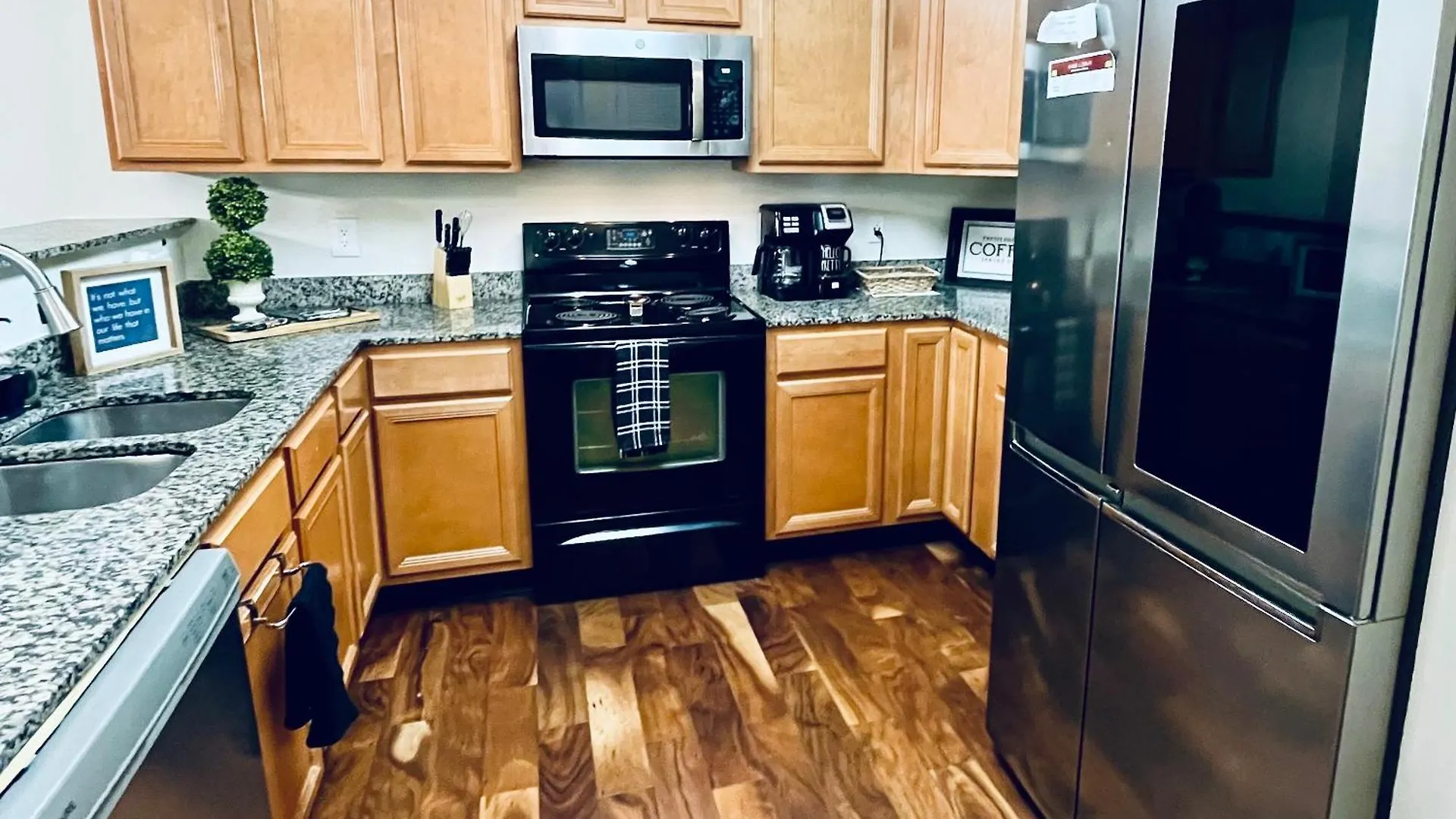 Main Level 1 Bedroom Condo- Mountain View Holiday park *