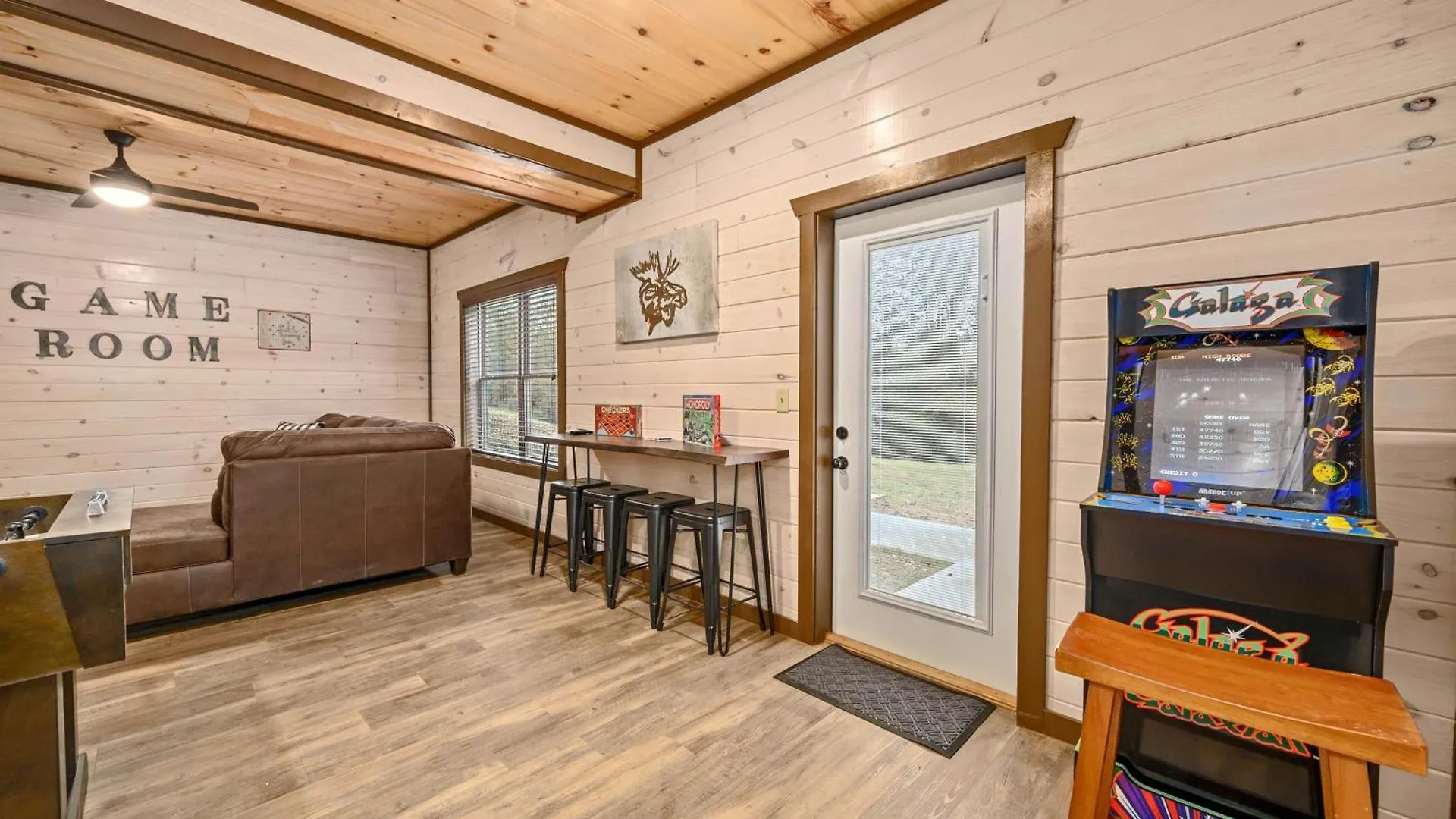 Holiday home Luxury 3-br Minutes From Parkway With Game And Hot Tub Pigeon Forge
