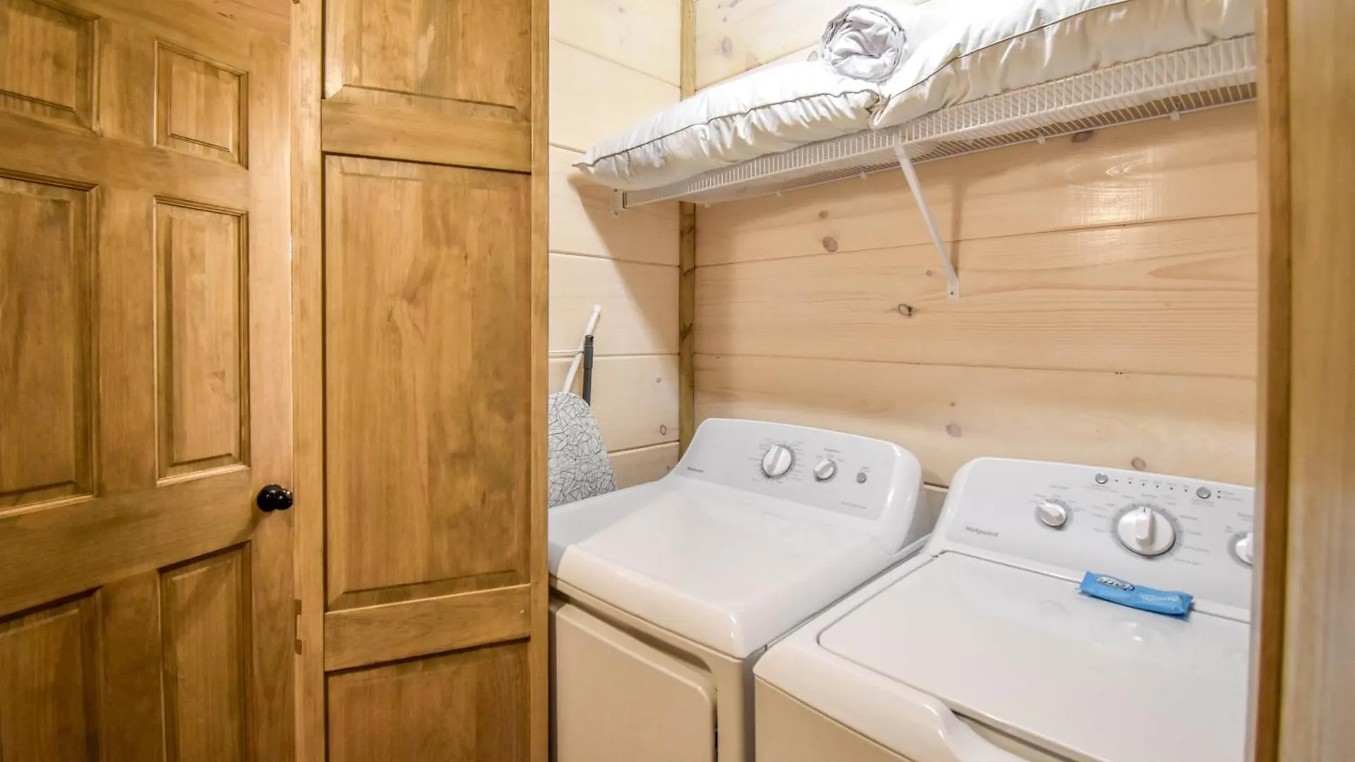 Holiday home Luxury 4-br Near Parkway And Dollywood With Game And Hot Tub
