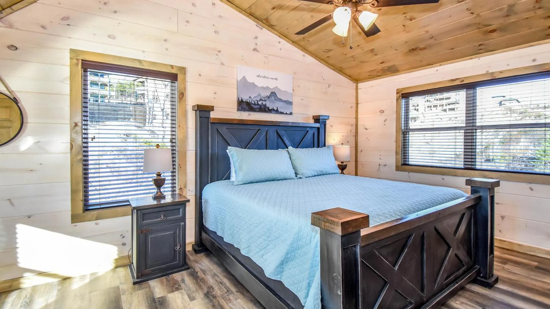 Luxury 4-br Near Parkway And Dollywood With Game And Hot Tub Holiday home *