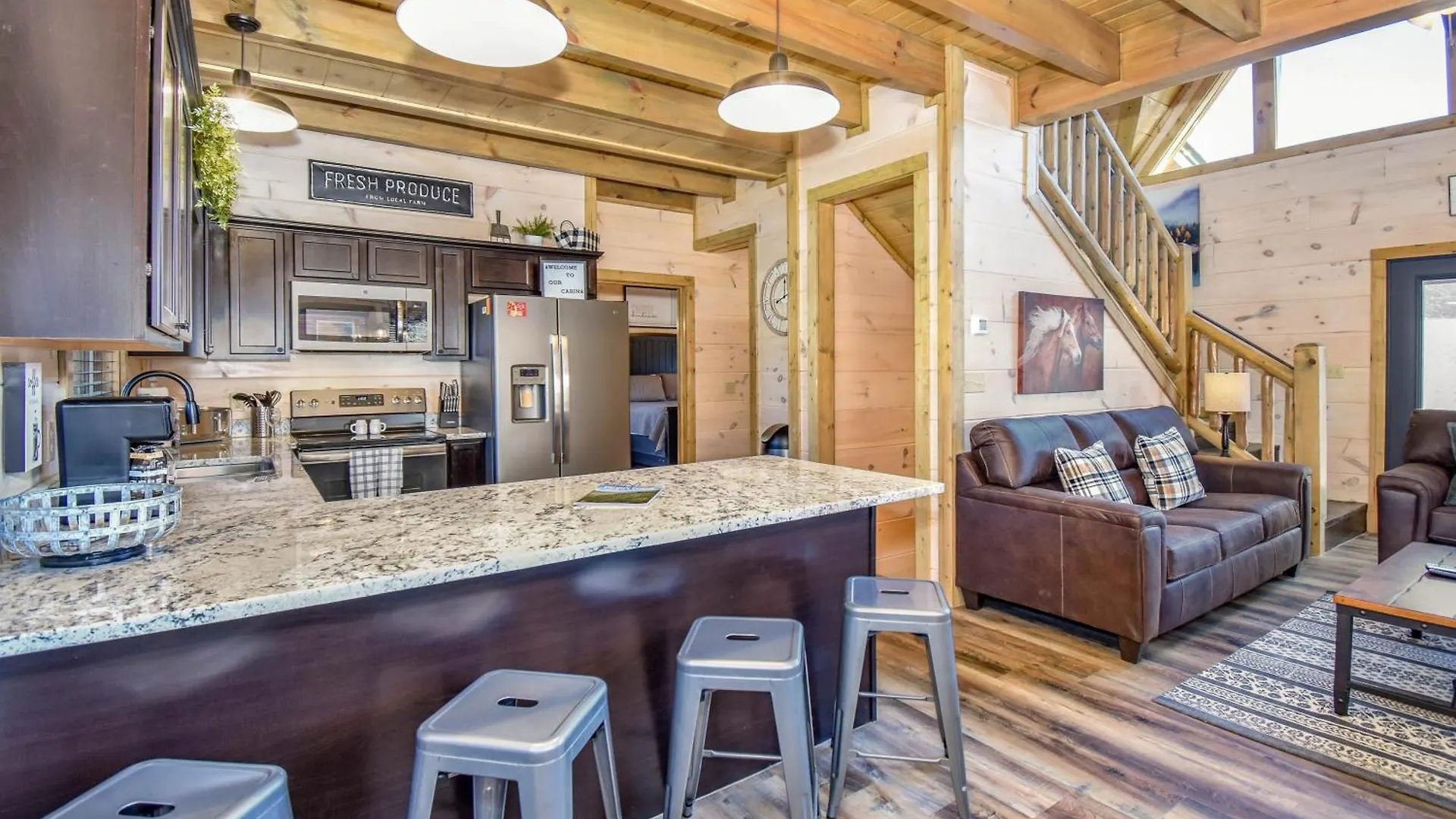 Luxury 4-br Near Parkway And Dollywood With Game And Hot Tub * Pigeon Forge