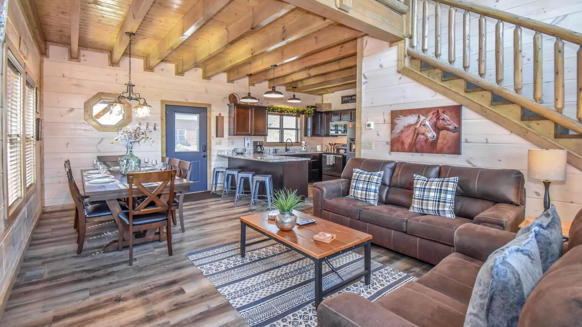 Luxury 4-br Near Parkway And Dollywood With Game And Hot Tub * Pigeon Forge