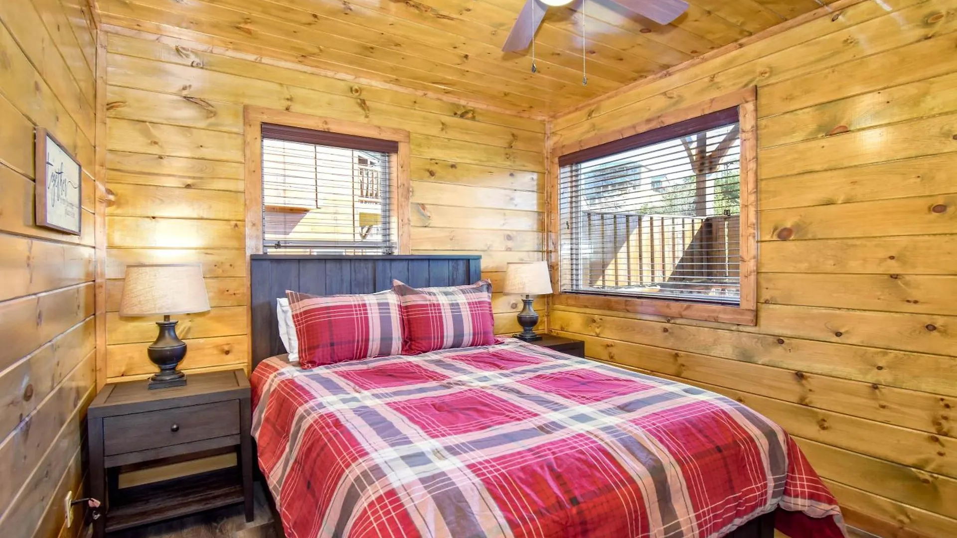 Luxury 5-br Near Parkway And Dollywood With Game And Hot Tub Pigeon Forge