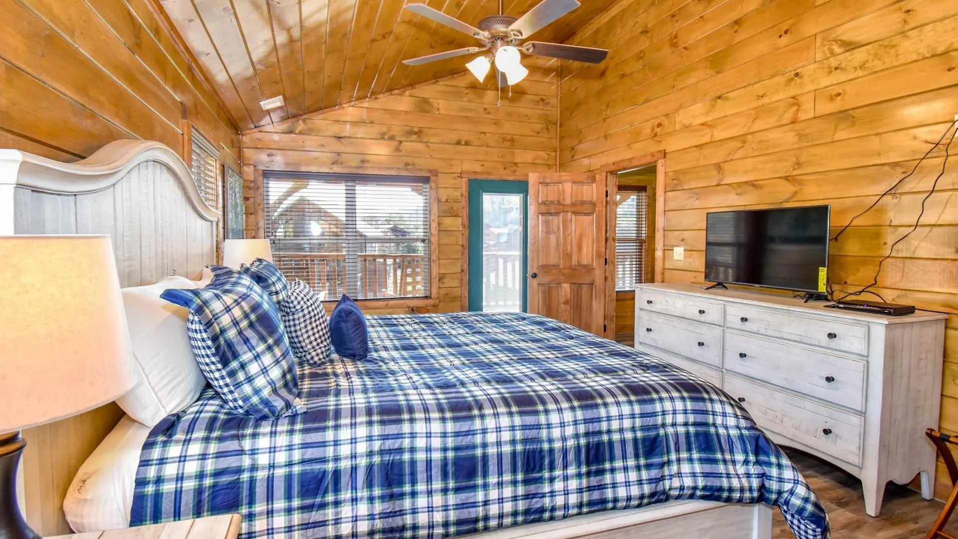 Holiday home Luxury 5-br Near Parkway And Dollywood With Game And Hot Tub *