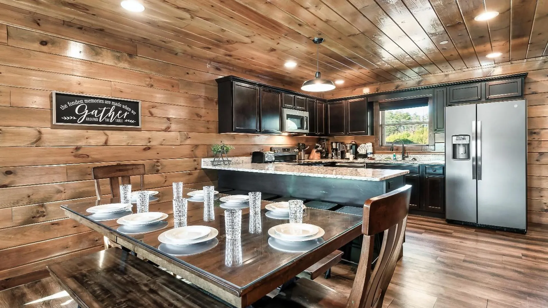 Holiday home Luxury 5-br Near Parkway And Dollywood With Game And Hot Tub *