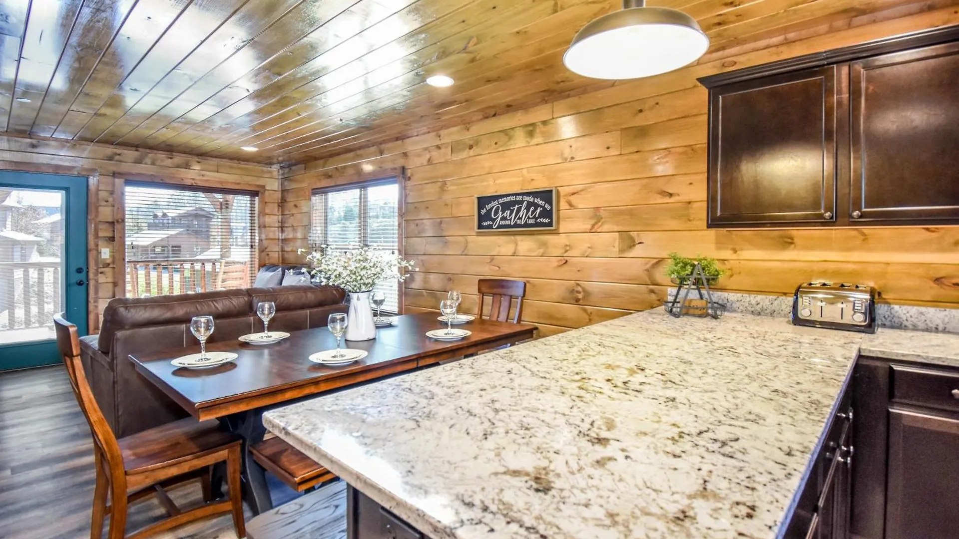 Holiday home Luxury 5-br Near Parkway And Dollywood With Game And Hot Tub Pigeon Forge