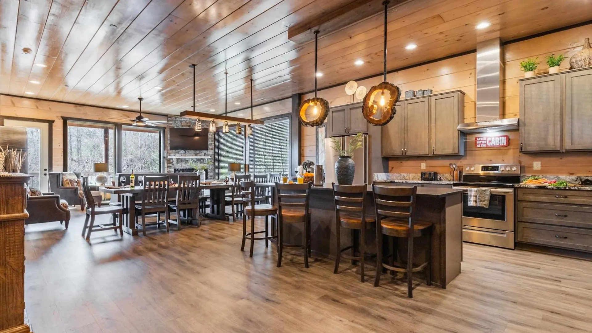 Holiday home Elk Pass By Avantstay Luxurious Mountain Estate Pigeon Forge