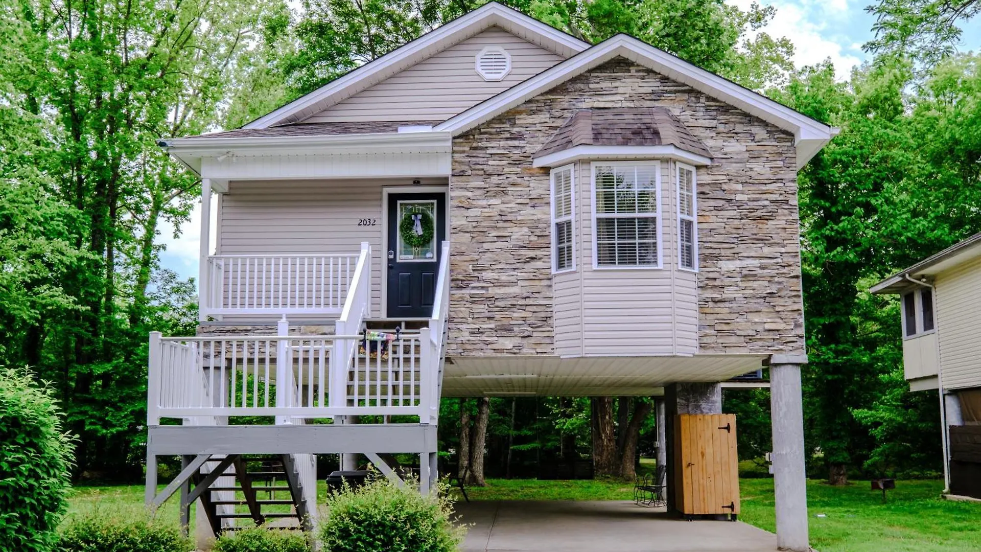 Creekside By Eden Crest Chalet