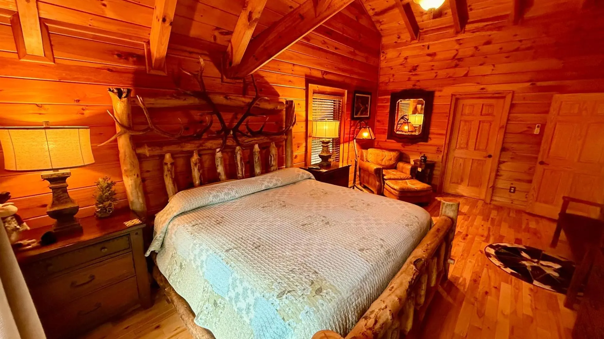 Experience Comfort And Tranquility At Mooseberry Just Minutes From Attractions Holiday home