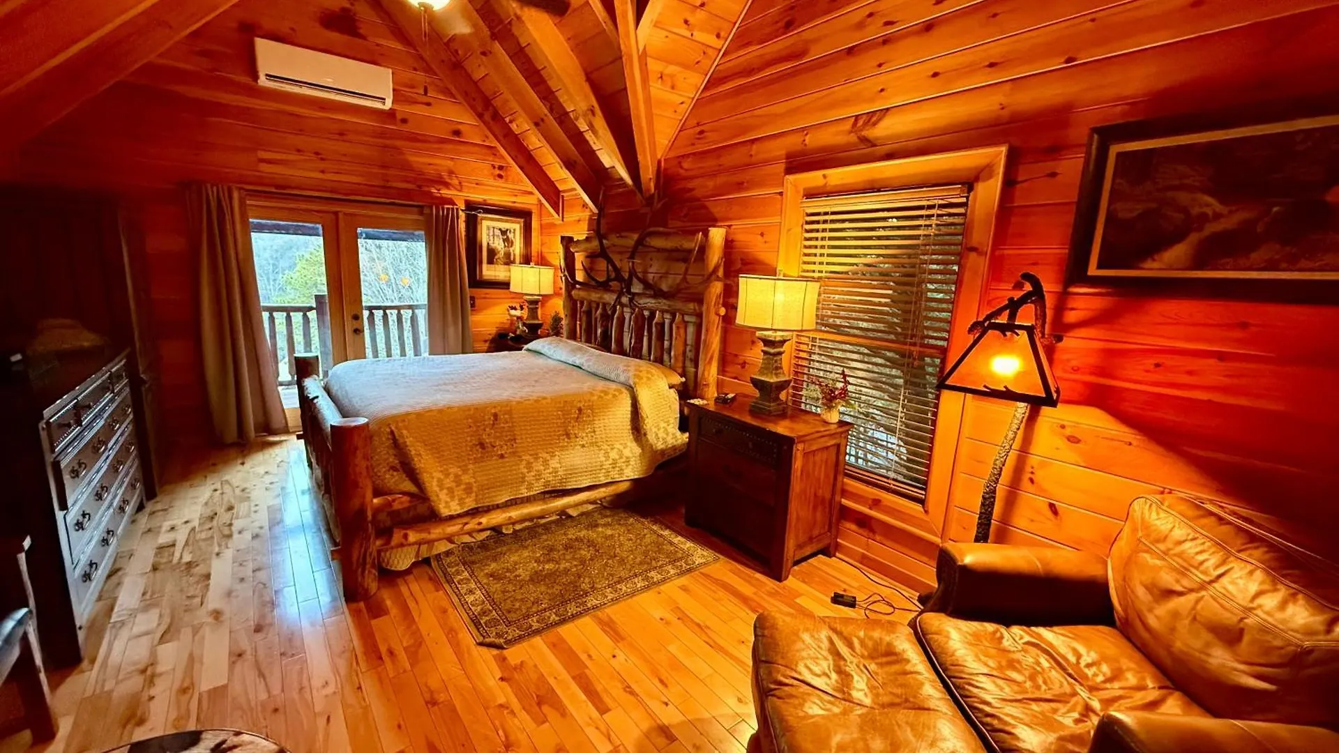 Experience Comfort And Tranquility At Mooseberry Just Minutes From Attractions * Pigeon Forge