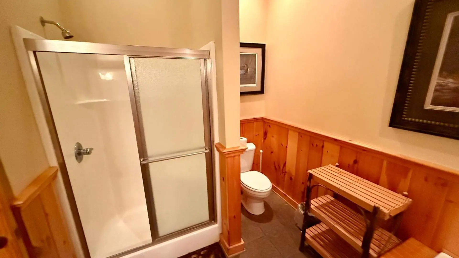 Experience Comfort And Tranquility At Mooseberry Just Minutes From Attractions Pigeon Forge