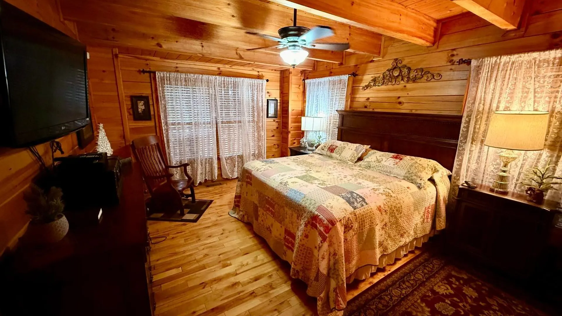 Experience Comfort And Tranquility At Mooseberry Just Minutes From Attractions Holiday home Pigeon Forge