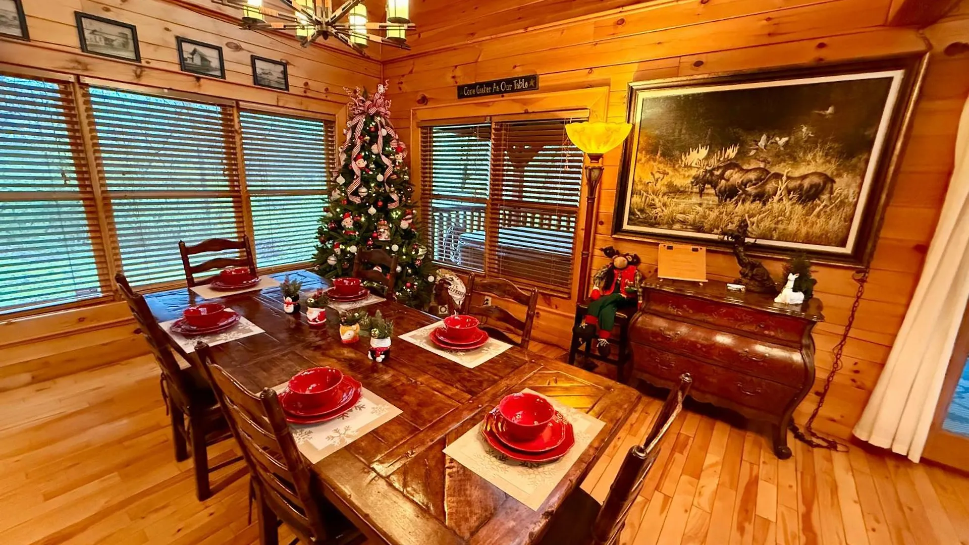Experience Comfort And Tranquility At Mooseberry Just Minutes From Attractions *