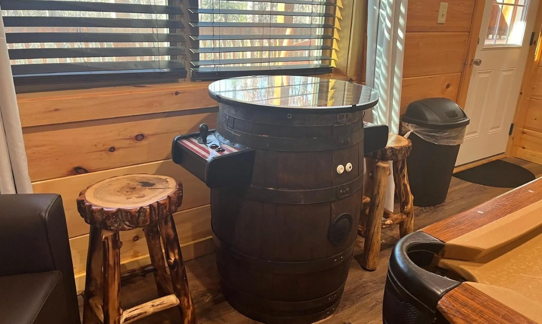 Bear Hug Hideaway * Pigeon Forge