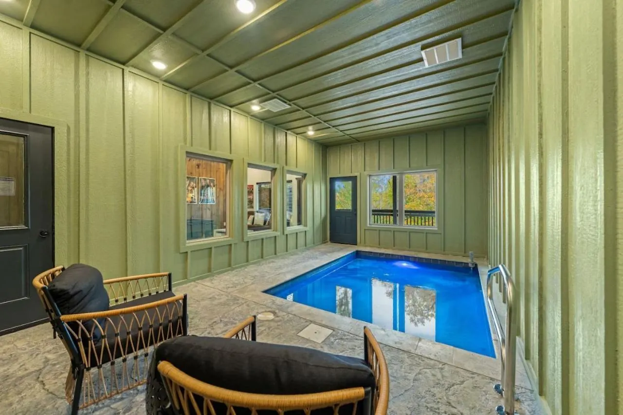 Holiday home The Parkway Place Pool Hot Tub Arcade Foosball
