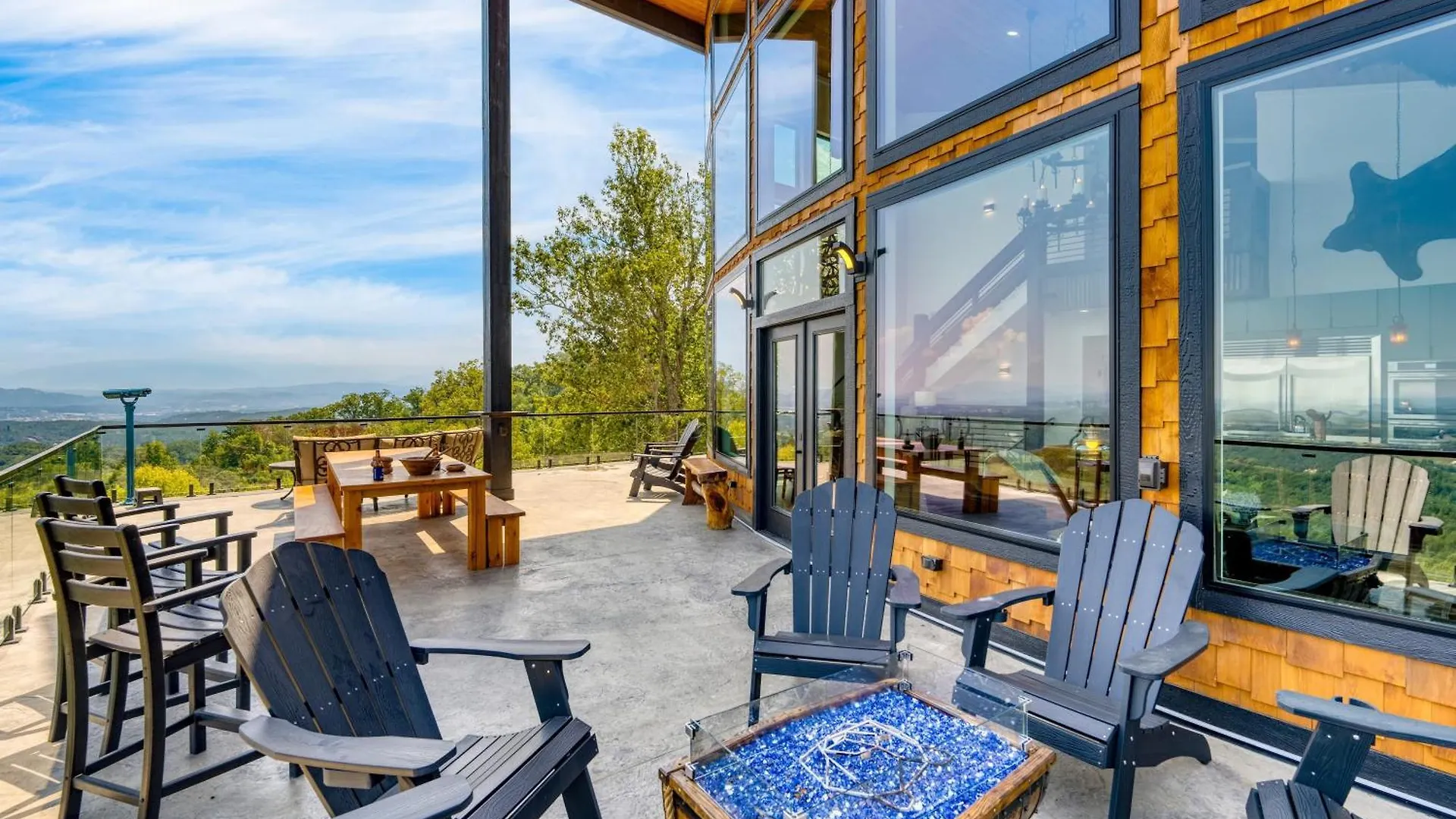 Bear Rug Luxe Pool Views Game Pigeon Forge