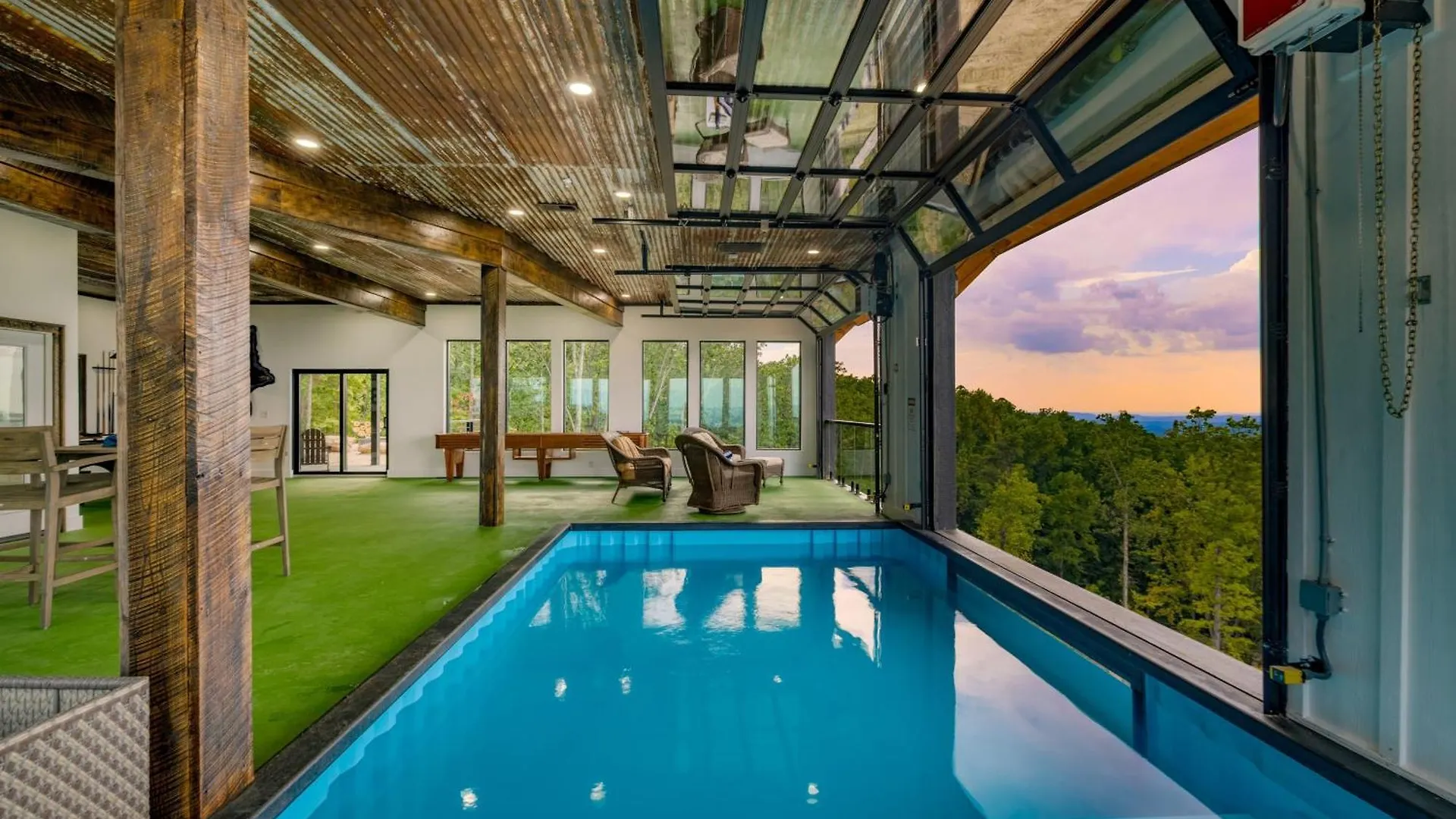 Bear Rug Luxe Pool Views Game Pigeon Forge
