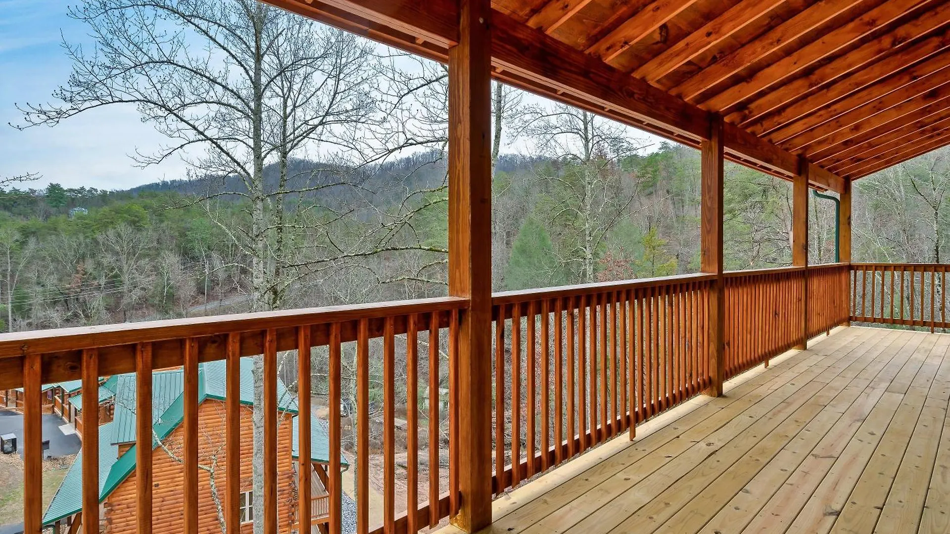 Happy Bear Pigeon Forge