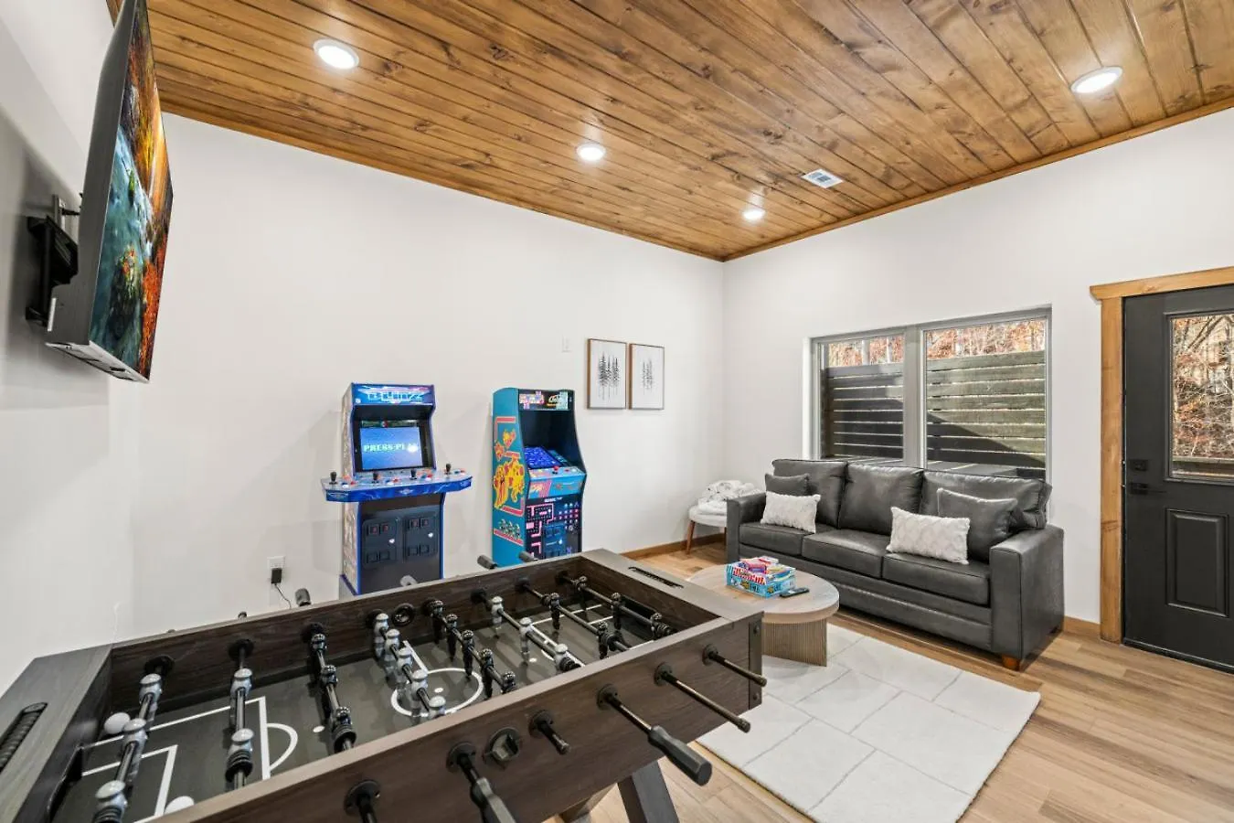 Holiday home Parkway Pool Oasis Private Pool, Hot Tub, Game Room, Deck