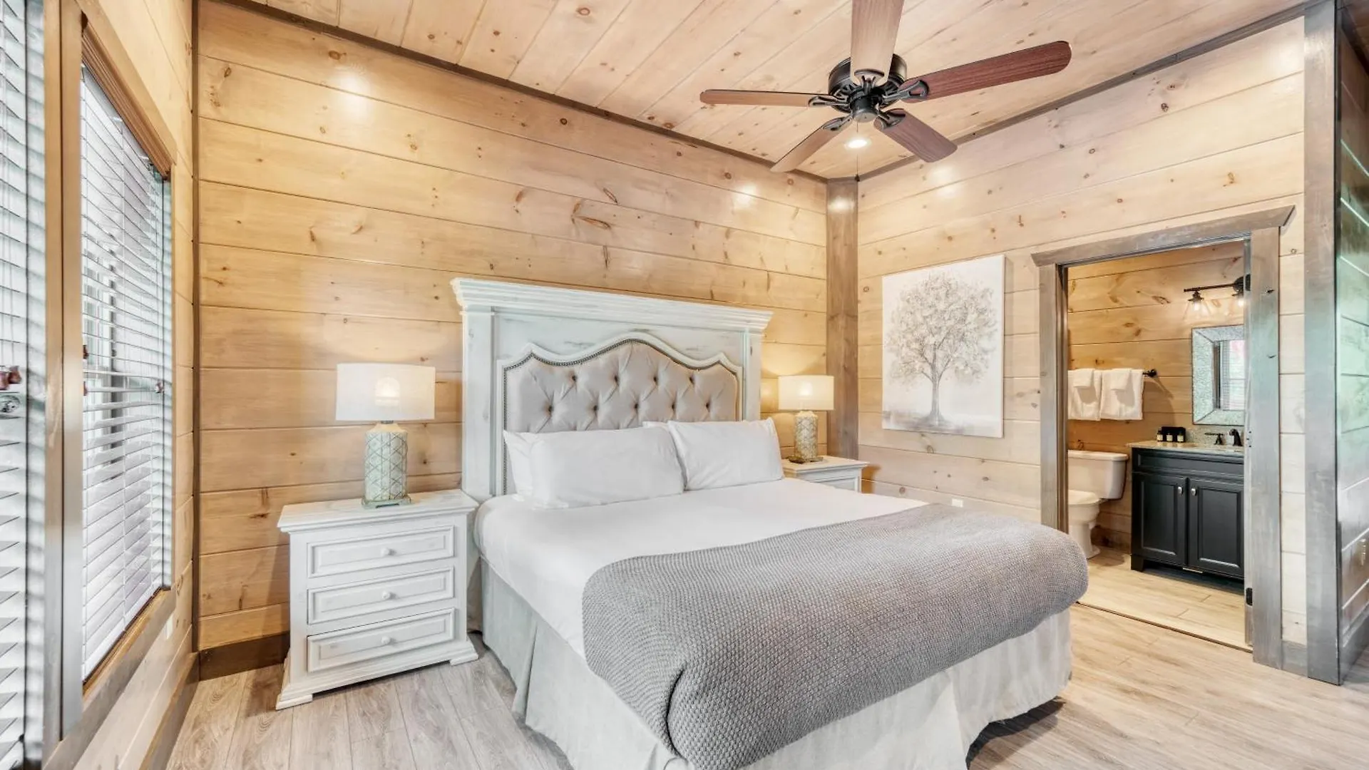 Holiday home Wanderer By Avantstay Sleeps 26 A Custom Smokies *