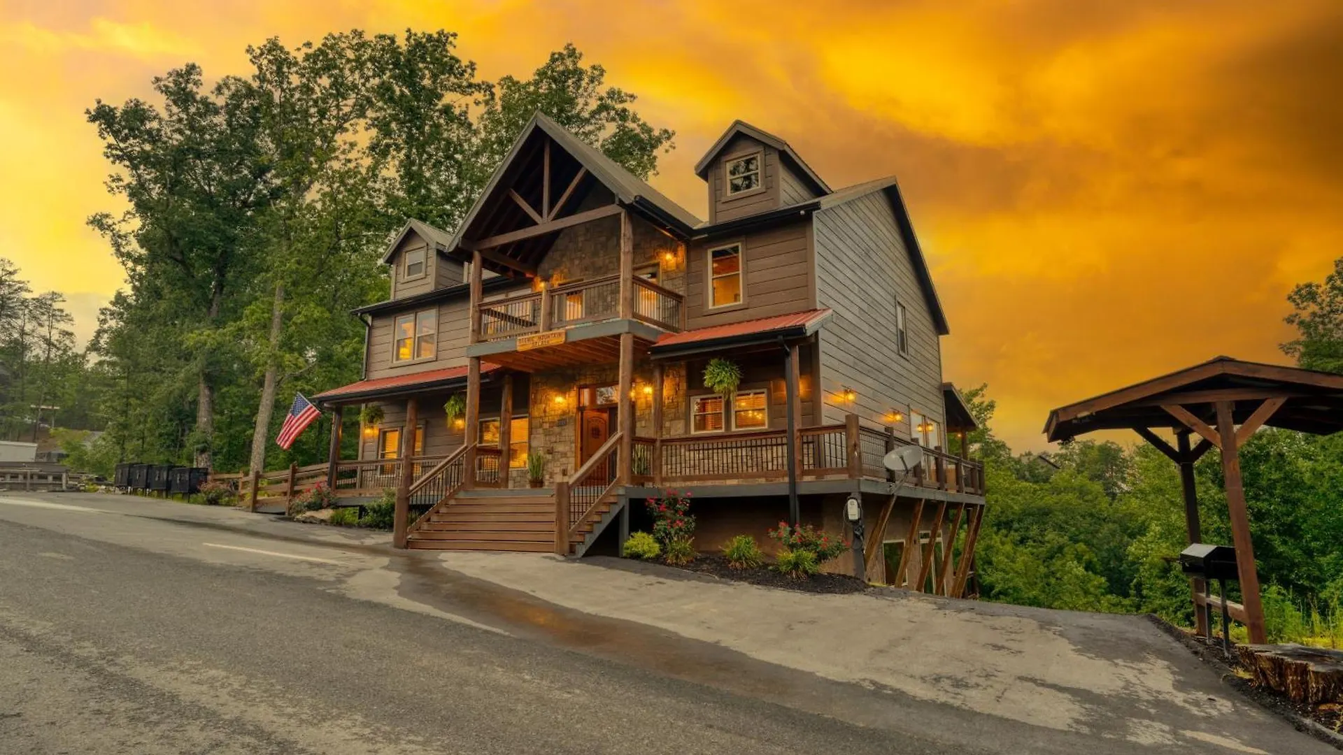 Holiday home Wanderer By Avantstay Sleeps 26 A Custom Smokies *