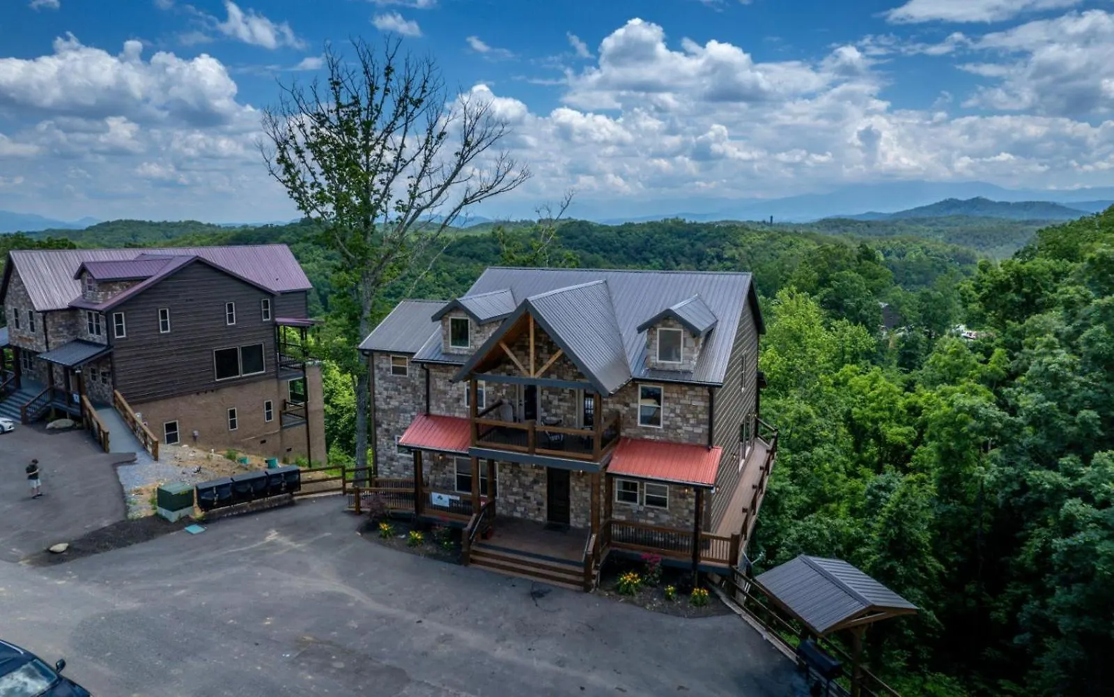 Hibernation Hideaway * Pigeon Forge