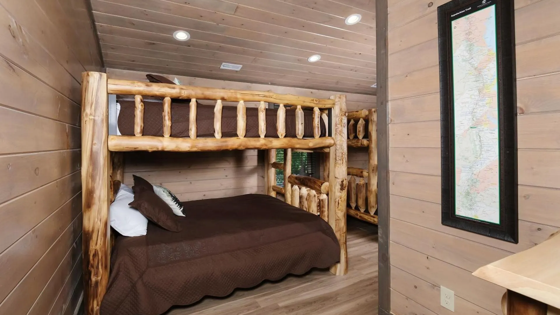 Hibernation Hideaway * Pigeon Forge