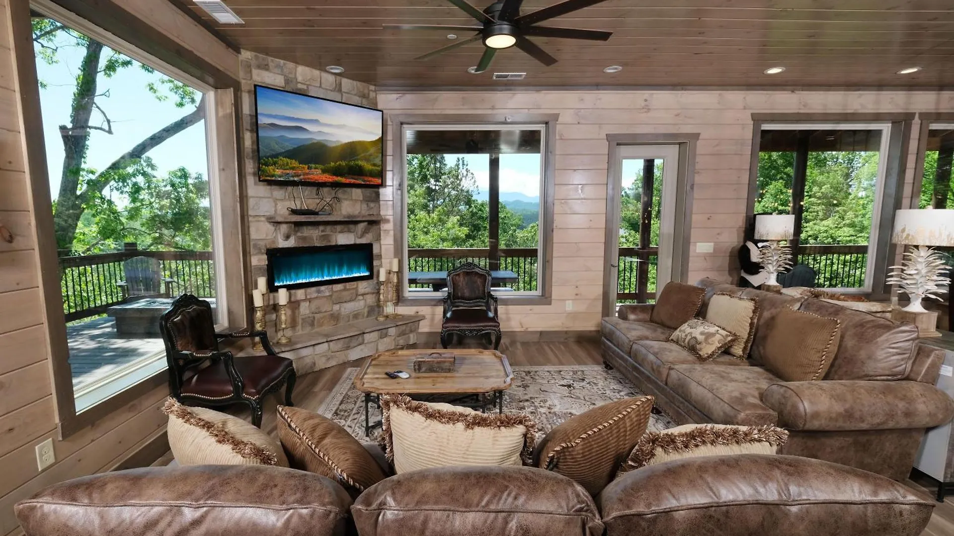 Hibernation Hideaway Pigeon Forge