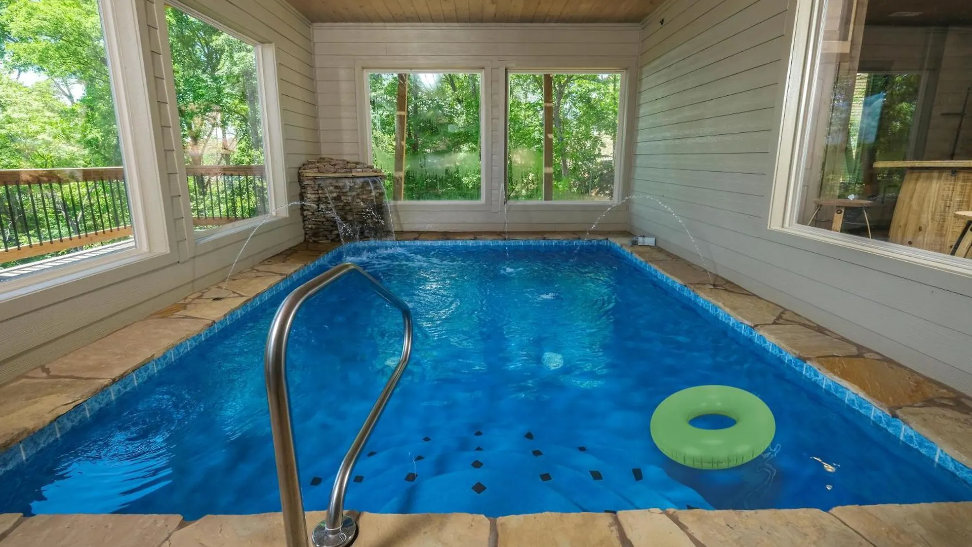 Hibernation Hideaway * Pigeon Forge