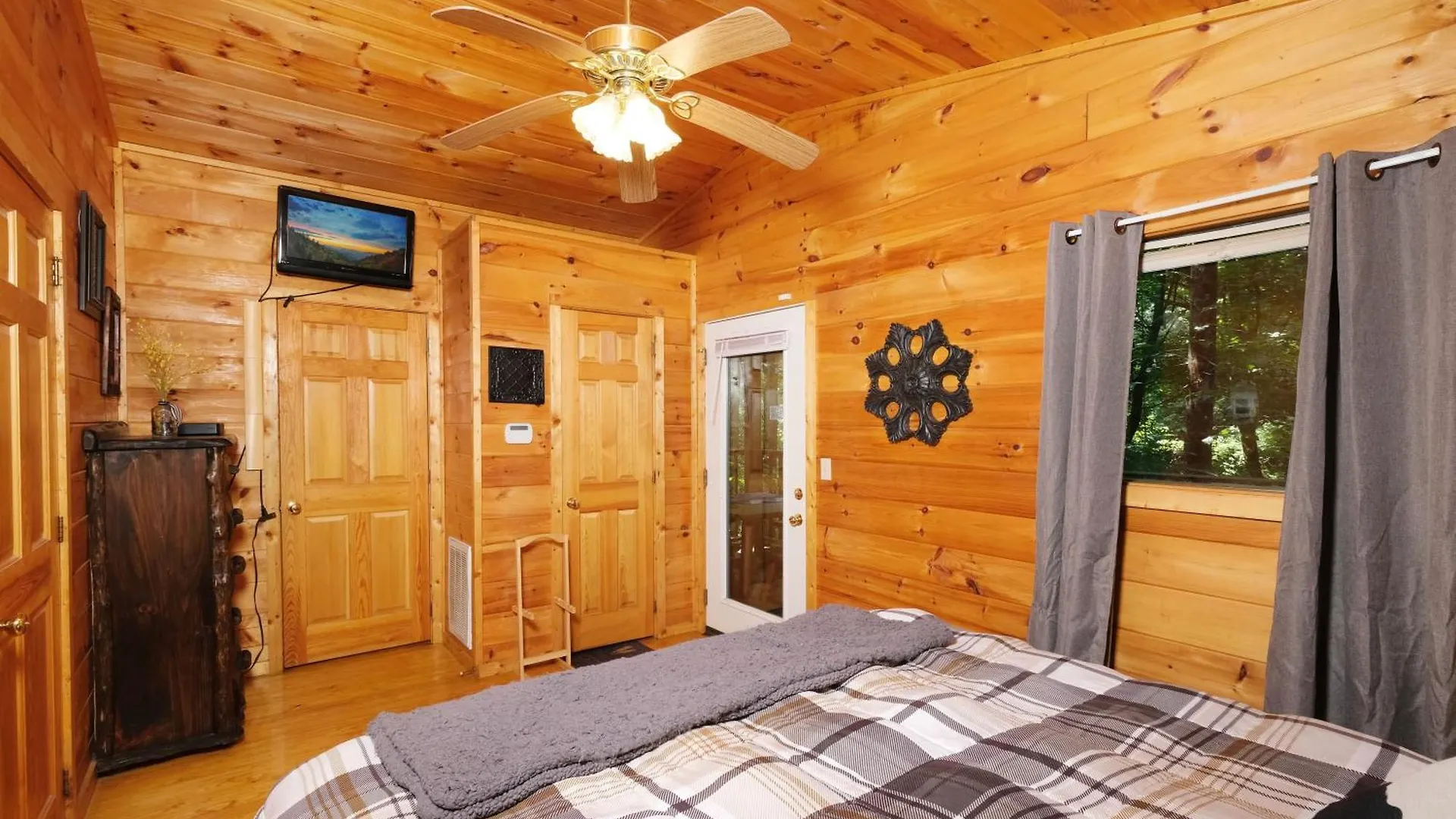 Beary Cozy * Pigeon Forge