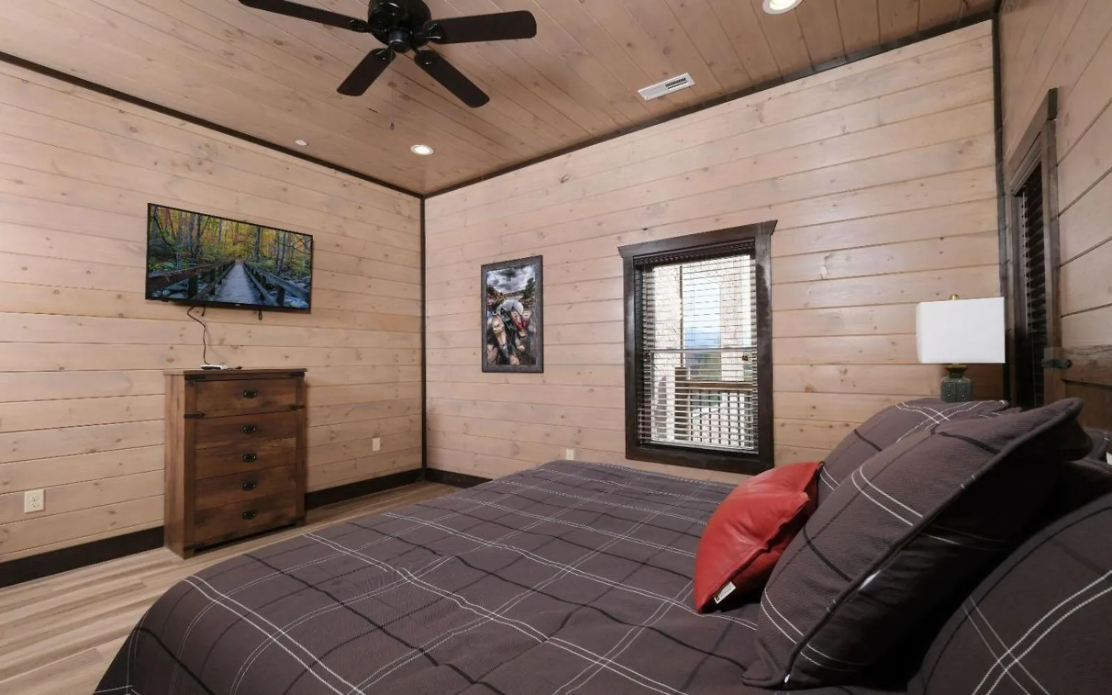 Paradise Mountain Retreat * Pigeon Forge